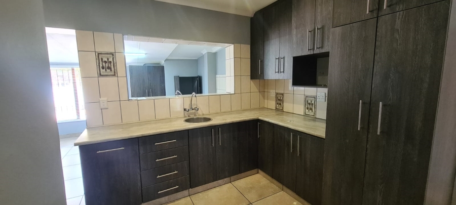 4 Bedroom Property for Sale in Fraaiuitsig Western Cape